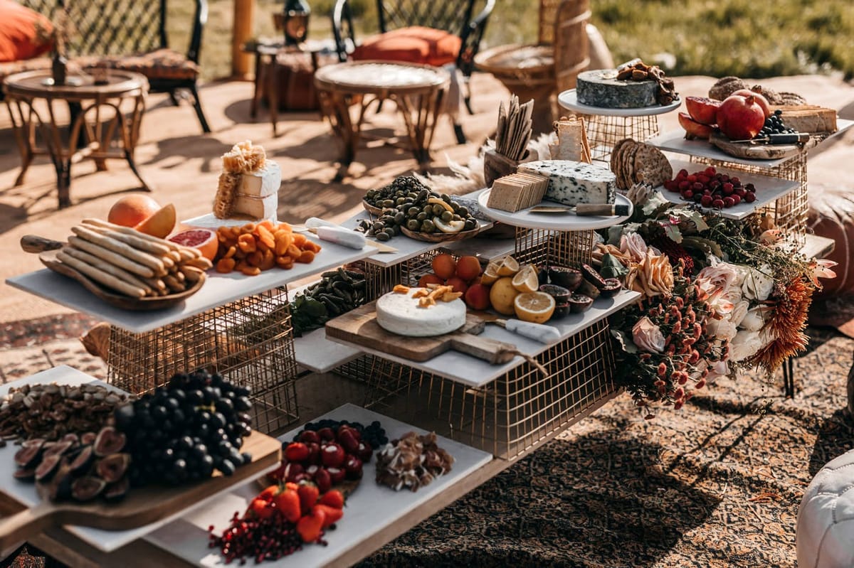 BOHO ΔΕΞΙΩΣΗ ΓΑΜΟΥ BOHO ΔΙΑΚΟΣΜΗΣΗ ΤΟΥ CATERING
