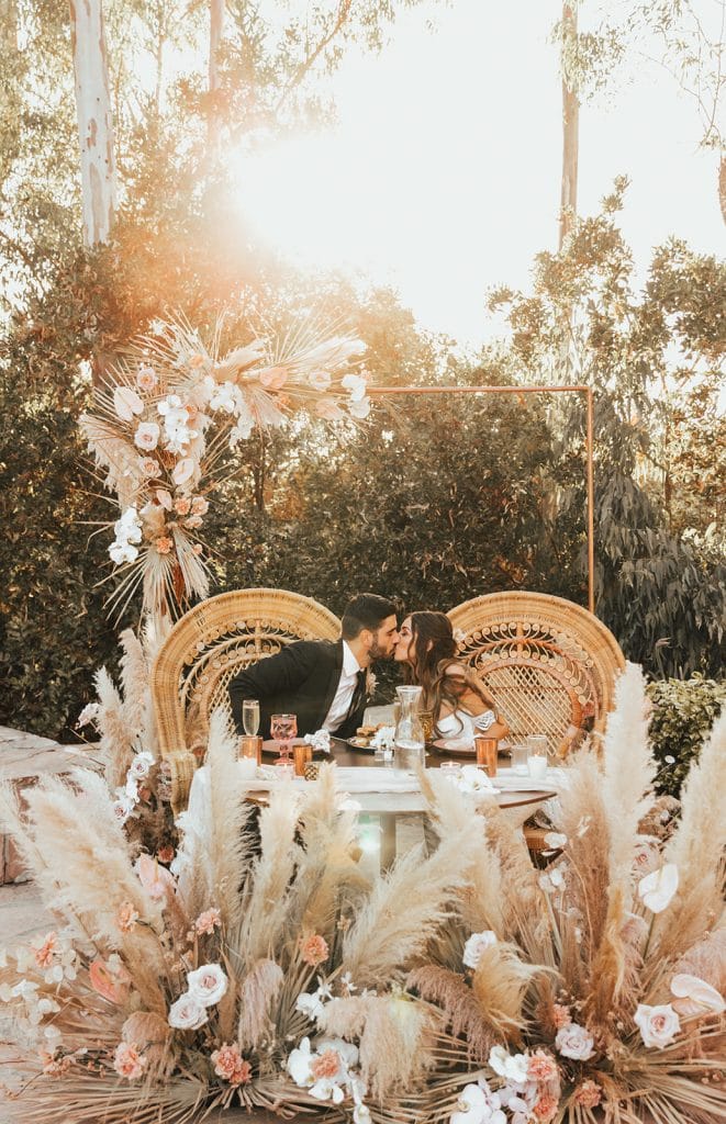 ΣΤΟΛΙΣΜΟΣ ΓΑΜΟΥ ΜΕ PAMPAS GRASS: ΑΝΘΟΣΥΝΘΕΣΕΙΣ ΜΕ ΠΑΜΠΑΣ
