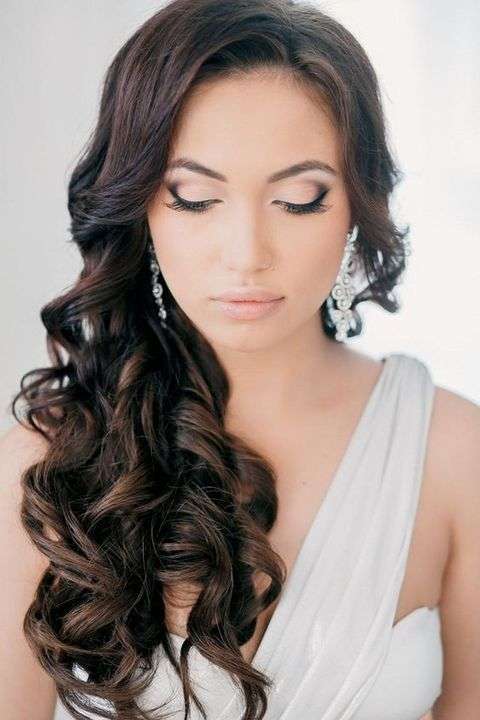 ΚΑΛΟΚΑΙΡΙΝΟ ΝΥΦΙΚΟ ΜΑΚΙΓΙΑΖ: NATURAL GLAM ΝΥΦΙΚΟ ΜΑΚΙΓΙΑΖ