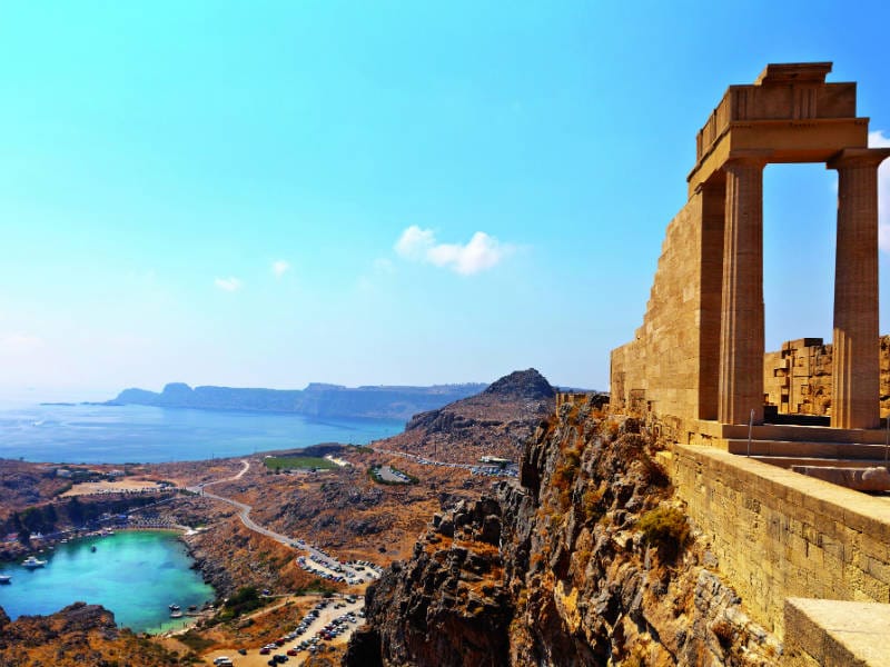 ΤΑΞΙΔΙ ΤΟΥ ΜΕΛΙΤΟΣ ΣΤΟ ΝΗΣΙ ΤΩΝ ΙΠΠΟΤΩΝ