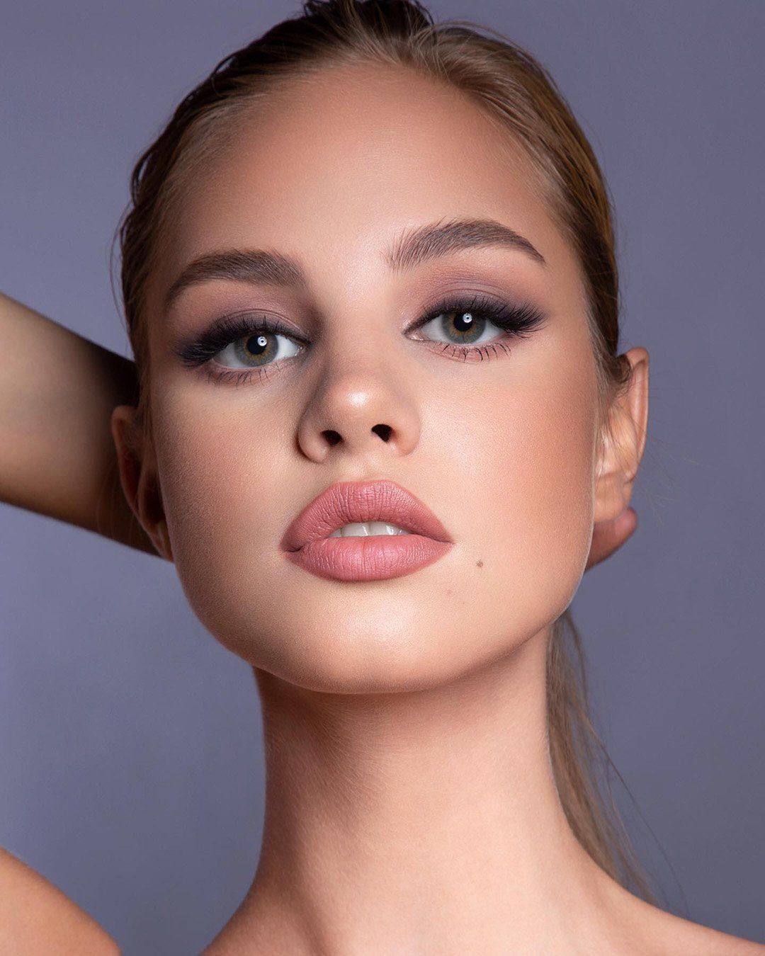 BOHO ΝΥΦΙΚΟ ΜΑΚΙΓΙΑΖ: SMOKEY EYELINER ΓΙΑ ΤΗΝ BOHO ΝΥΦΗ