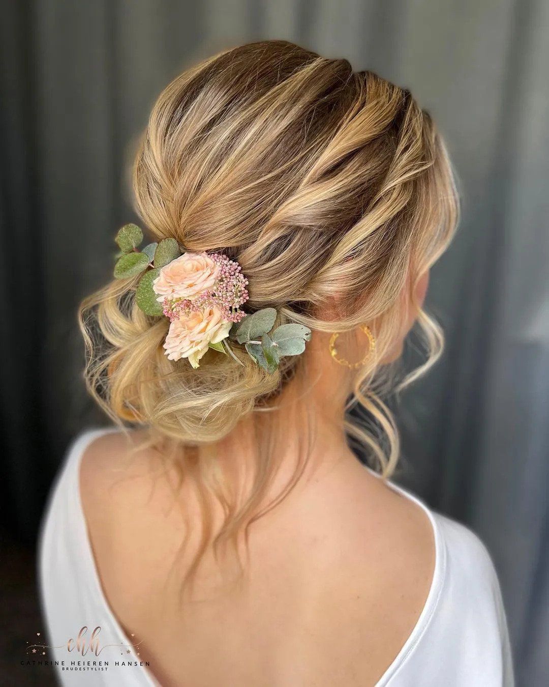 ΑΝΟΙΞΙΑΤΙΚΟ ΝΥΦΙΚΟ ΧΤΕΝΙΣΜΑ UPDO