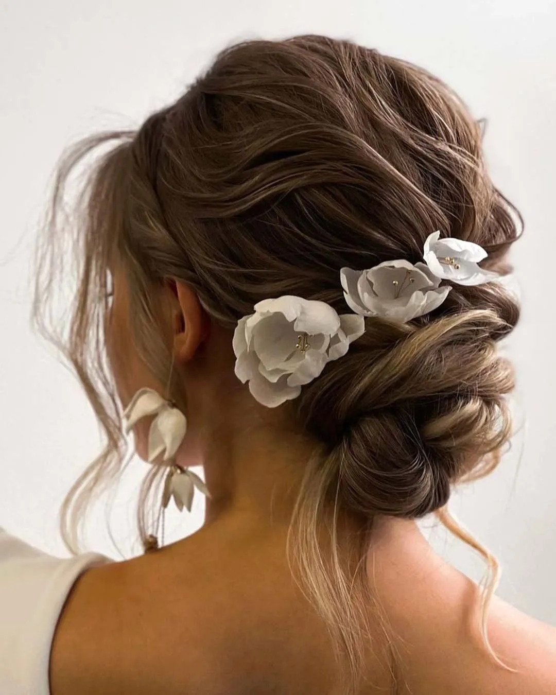 ΑΝΟΙΞΙΑΤΙΚΟ ΝΥΦΙΚΟ ΧΤΕΝΙΣΜΑ UPDO