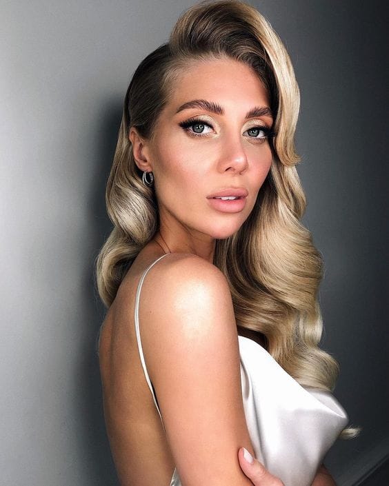 ΦΘΙΝΟΠΩΡΙΝΟ ΝΥΦΙΚΟ ΜΑΚΙΓΙΑΖ: ΝΥΦΙΚΟ MAKEUP ΜΕ ΧΡΥΣΟ