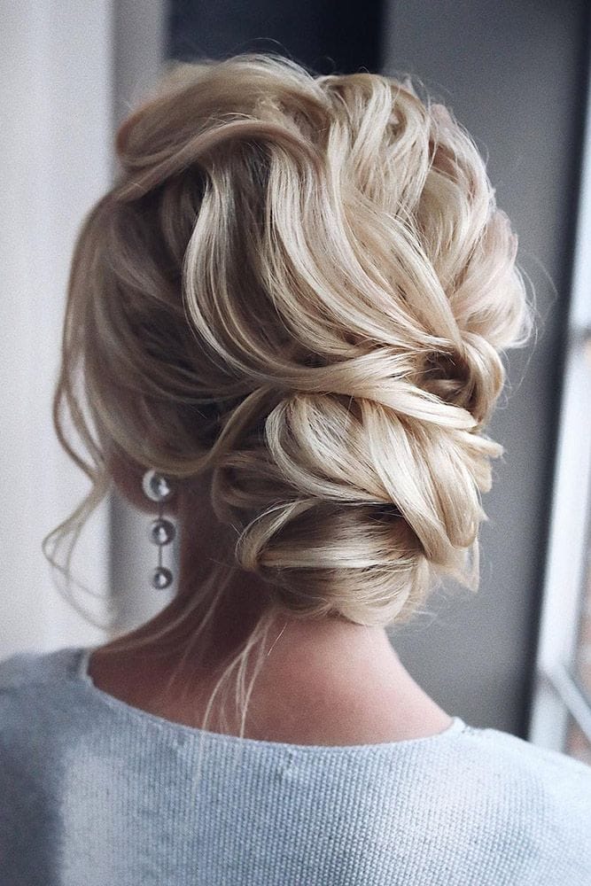 ΝΥΦΙΚΑ UPDOS: ΜΟΝΤΕΡΝΑ ΝΥΦΙΚΑ ΣΙΝΙΟΝ