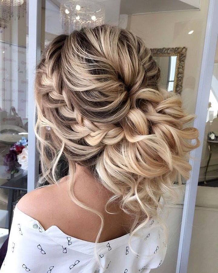ΝΥΦΙΚΑ UPDOS ΜΕ ΠΛΕΞΟΥΔΑ