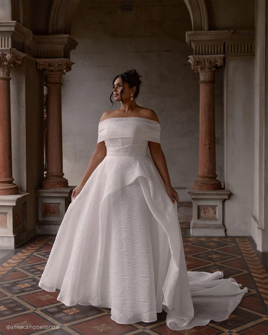ΑΠΛΑ ΝΥΦΙΚΑ ΓΙΑ PLUS SIZE