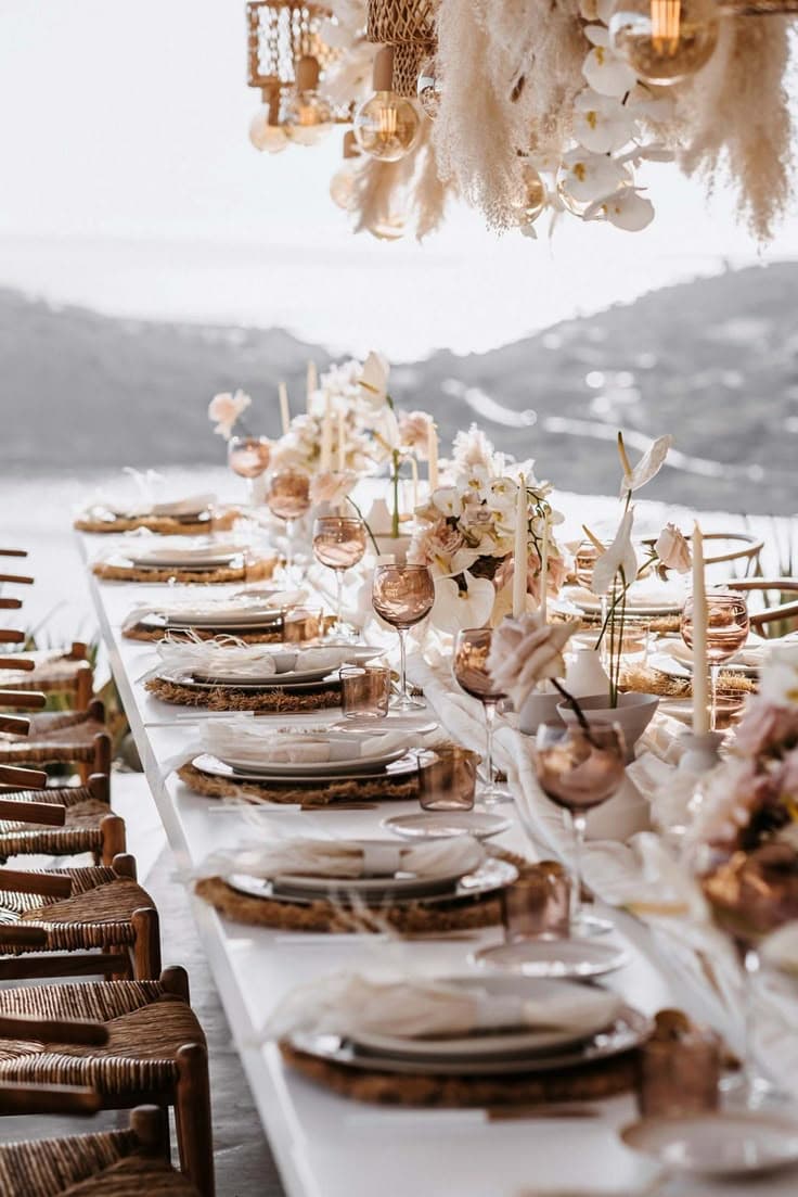 BOHO ΔΙΑΚΟΣΜΗ ΤΡΑΠΕΖΙΩΝ ΓΑΜΟΥ ΣΥΝΔΥΑΣΕ ΔΙΑΦΟΡΕΤΙΚΑ ΣΕΡΒΙΤΣΙΑ