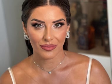 Ο γάμος της Τζουλη — Elvira MUA (φωτογραφία 1)
