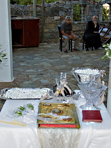 Ρουστίκ γαμοβάπτιση με κλαδιά ελιάς — ΔΡΟΣΟΥ ΕΙΡΗΝΗ Eri's Minimal Weddings (photo 6)