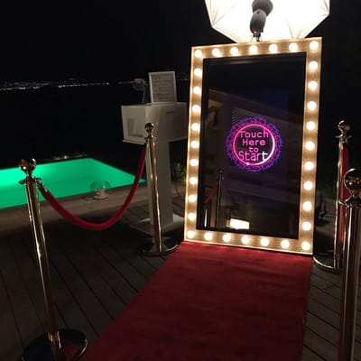 Selfiebooth-Mirror style Photobooth 5