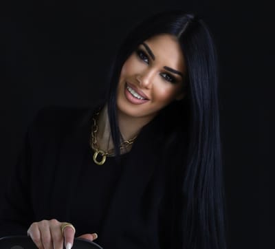 Elvira MUA 12