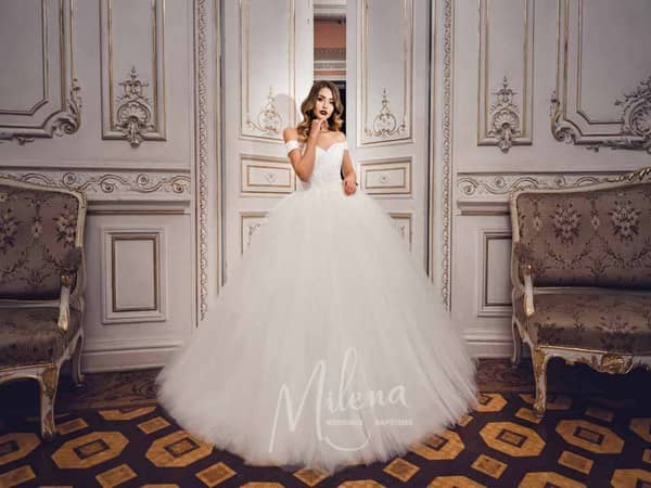 Milena — Ανθοστολισμός, Γέρακας