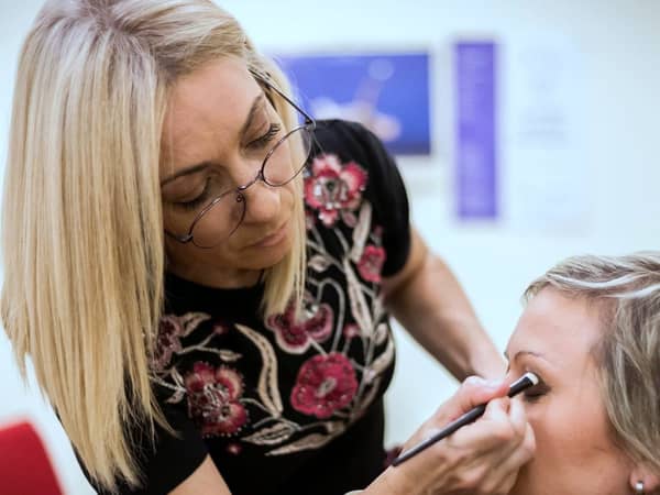 Make up artist — Make-up Artist, Νέα Χαλκηδόνα