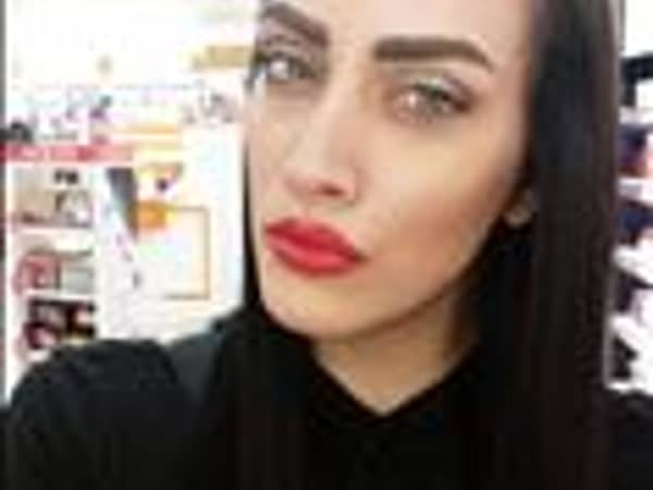 Βίκυ Χατζη — Make-up Artist