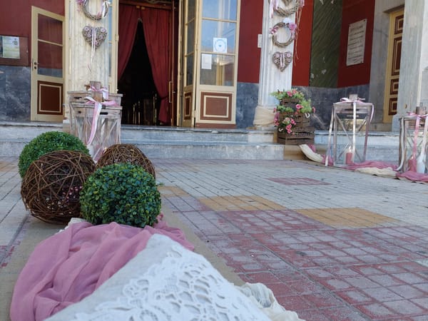 Στολισμός εκκλησίας και κέντρου εκδήλωσης