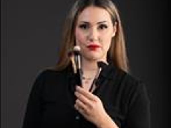 Evoulita Makeup Studio