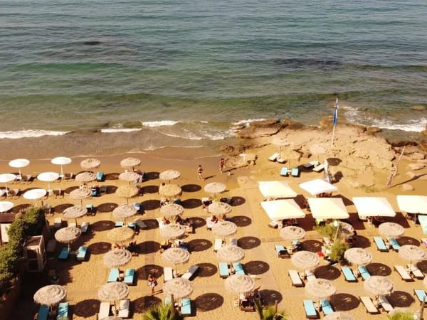 Almira Beach Bar and Restaurant