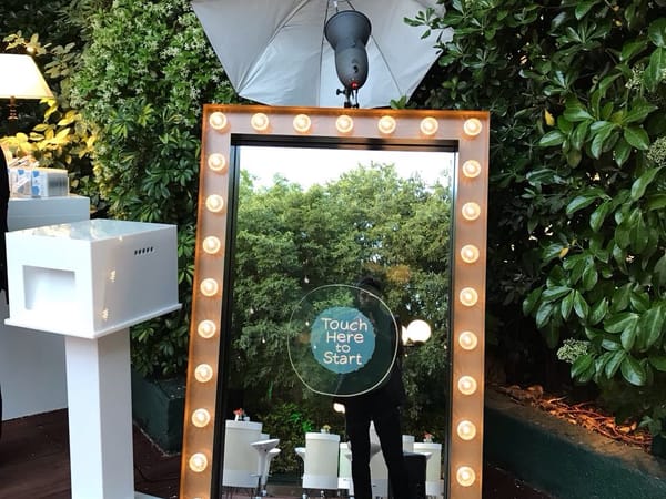 Selfiebooth-Mirror style Photobooth
