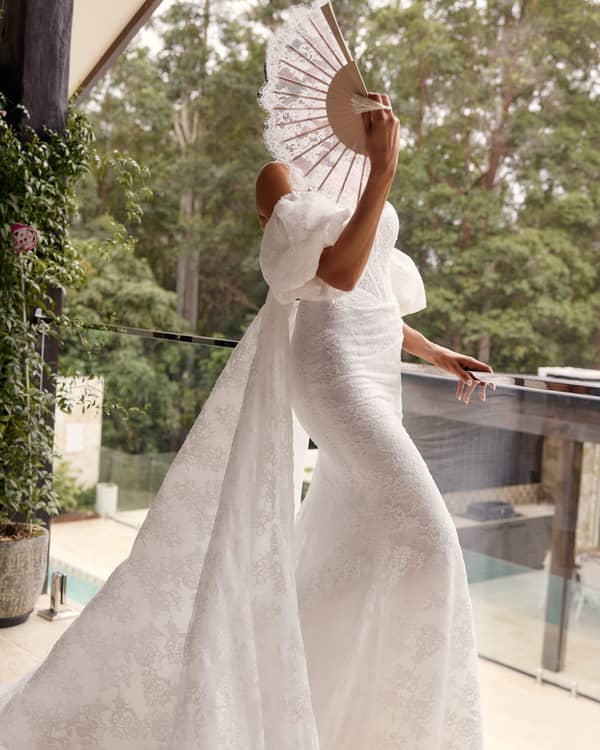 BRIDESWINGS — Wedding Dresses, ΚΕΦΑΛΑΡΙ ΚΗΦΙΣΙΑ