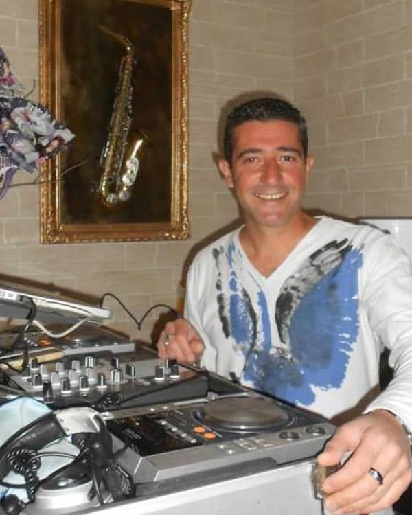 ΜΑΡΙΝΟΣ ΣΤΑΜΠΟΥΛΗΣ — DJ / Μουσική