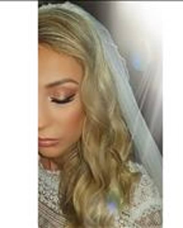 ΚΩΝΣΤΑΝΤΙΝΑ ΚΑΠΟΔΙΣΤΡΙΑ — Makeup Artist