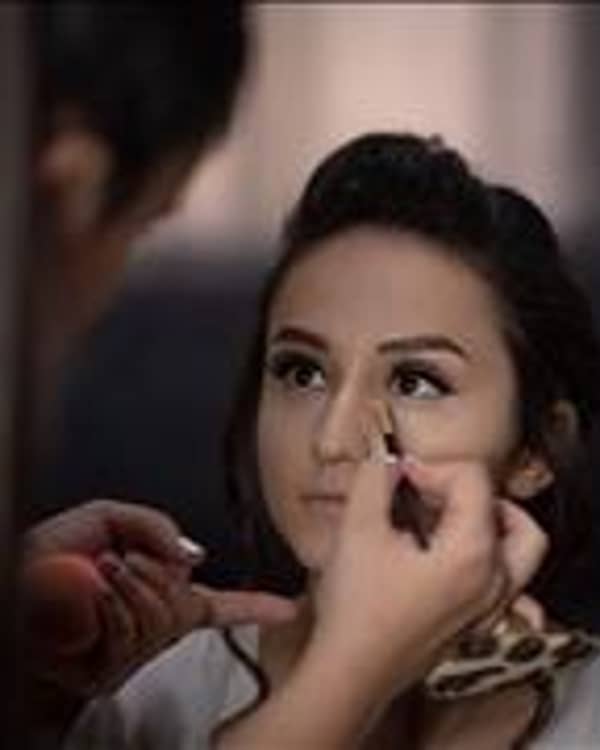 Αυγη Αμπραχαμιαν — Make-up Artist