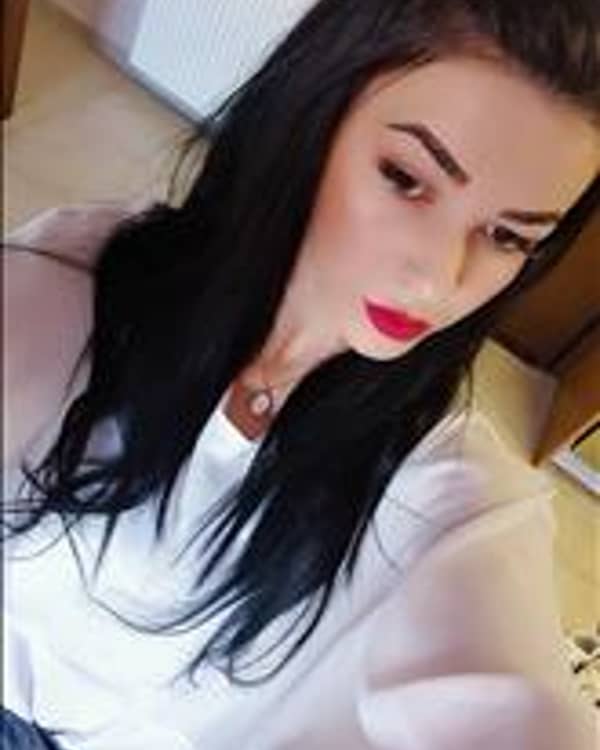 Lori Mua — Makeup Artist, Αθήνα