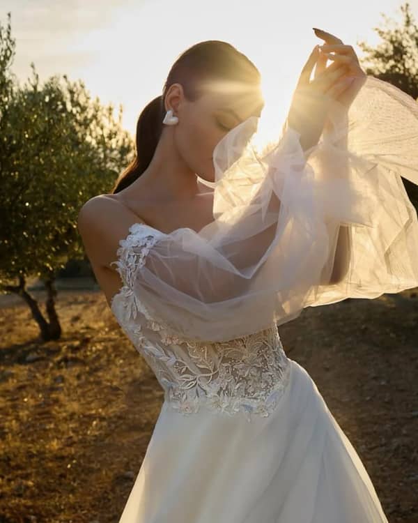 Julie Alexander — Makeup Artist, Αθήνα