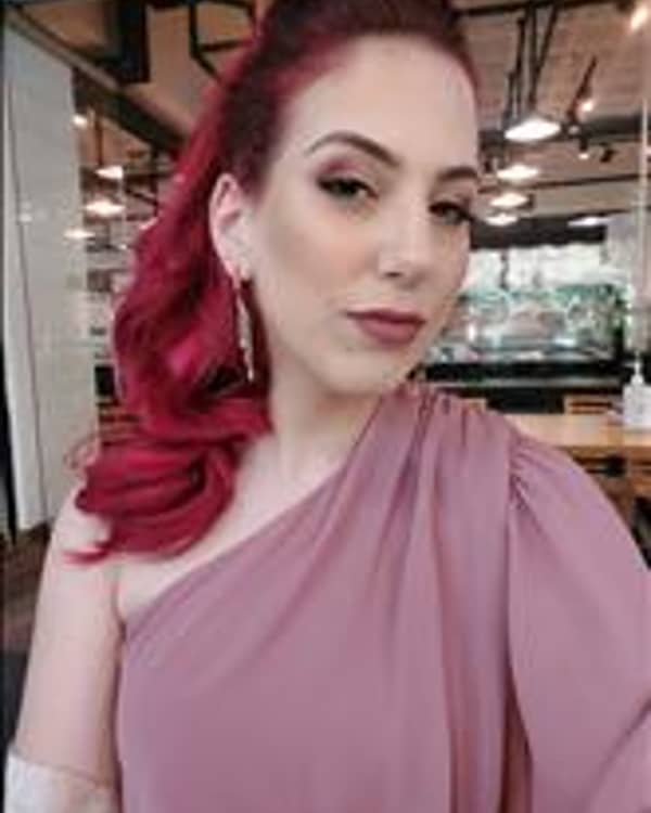 Μαρία Κουρκουβέλου — Makeup Artist