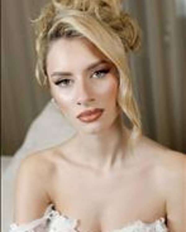 Katerina chalkia — Makeup Artist
