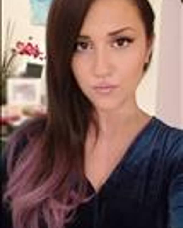 Άννα Τεμπερεκιδου — Make-up Artist