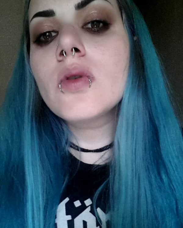 Efi Ramone — Makeup Artist