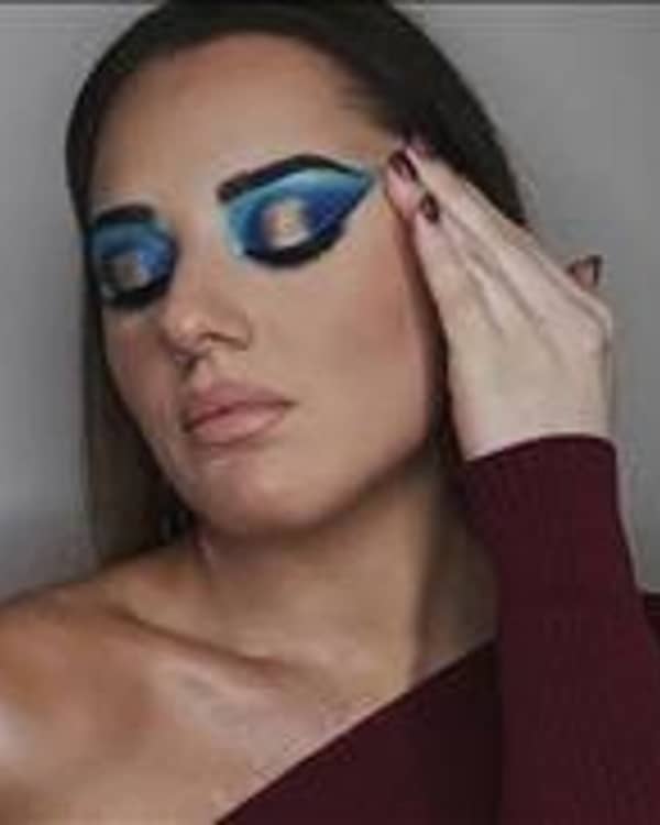 constadina — Makeup Artist, Βάρη