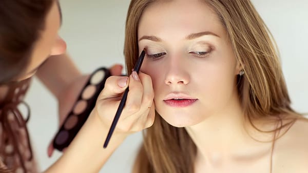 Δοκιμαστικό νυφικό χτένισμα και μακιγιάζ | Tips για όσα πρέπει να ξέρετε!