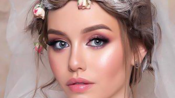Νυφικο μακιγιαζ boho για τις νύφες που αγαπούν να λάμπουν.